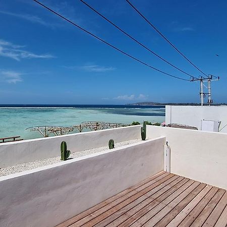 Shore Thing Gili Air Beachfront Apartment Εξωτερικό φωτογραφία