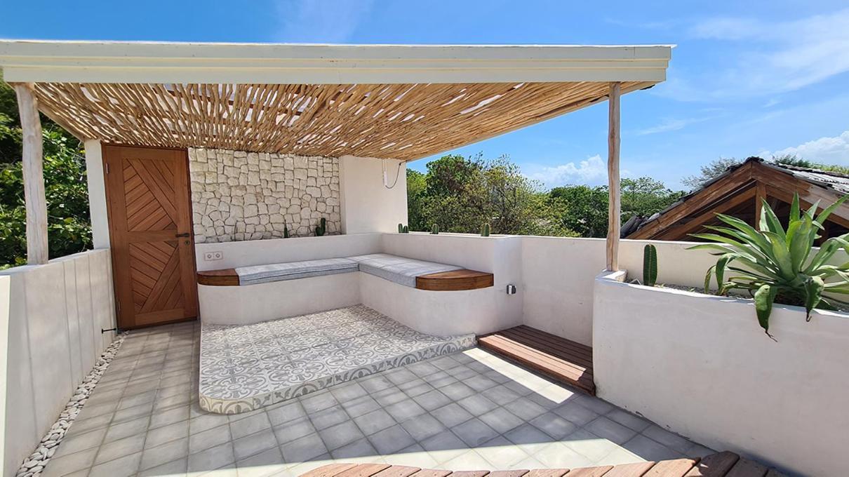 Shore Thing Gili Air Beachfront Apartment Εξωτερικό φωτογραφία